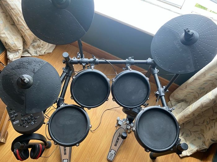 Alesis Nitro electronic drum kit