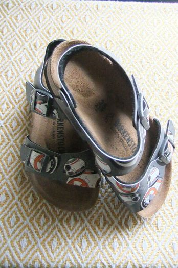 Birkenstock Unisex Star Wars Sandals Size 35