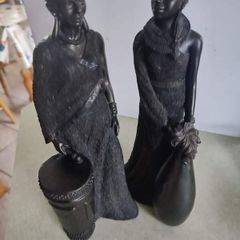 Set of 2 Maasai figure of African figures male with drume and lady