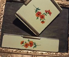 Vintage compact and comb