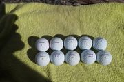 10 Titleist Pro v1 Golf balls MINT condition