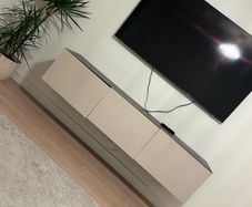 tv bench