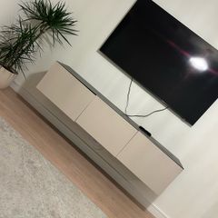 tv bench