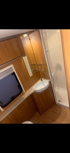 fixed bed caravan