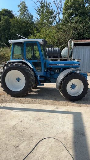 Ford 7810