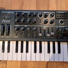 ARTURIA MICROBRUTE Synthesiser immaculate condition