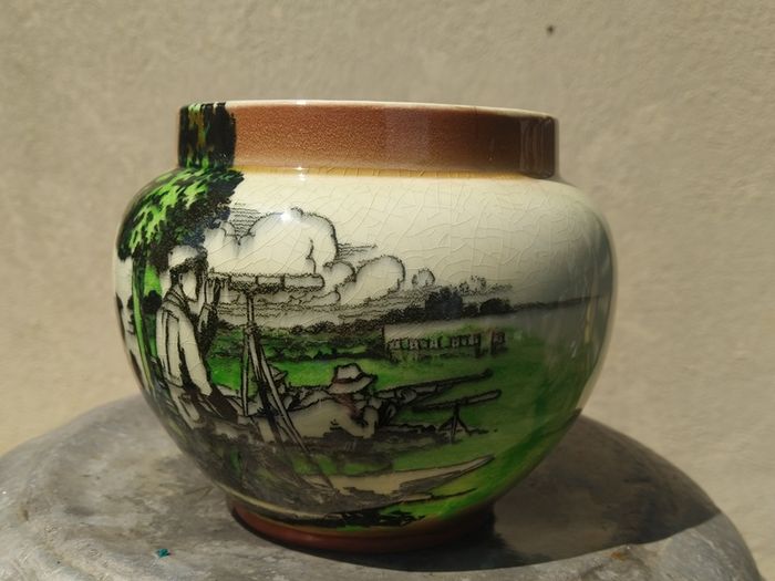 Empire Ware vase (rifle shooting scene)