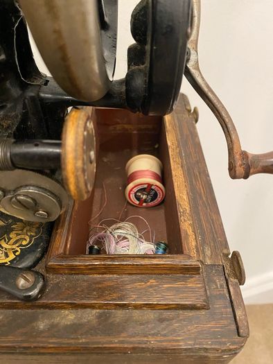Sewing Machine Singer original Table Top model