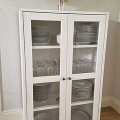 Glass-door cabinet
