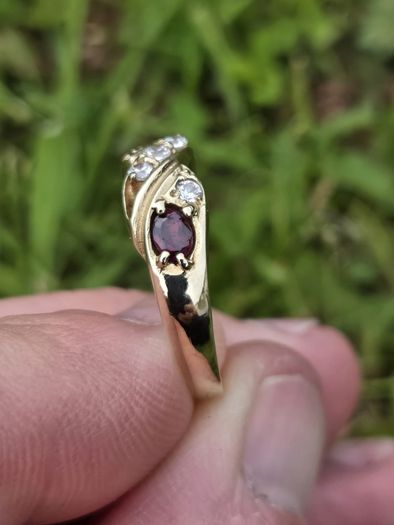 9ct Yellow Gold Garnet & CZ Dress Ring