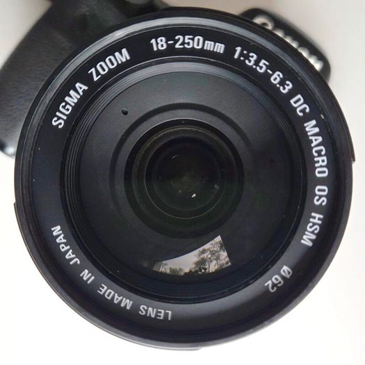 Canon EOS 80D + Sigma 18-250mm + 2 Batteries + 32GB Starter Kit