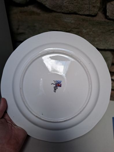 Royal Doulton 1992 goldfinches plate