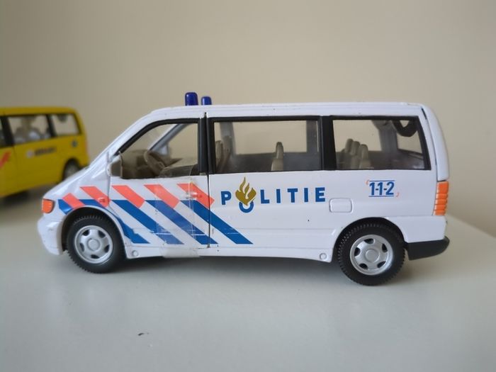 Condition 1:43 Die-Cast Models - Mercedes Vito Ambulance & Police Van