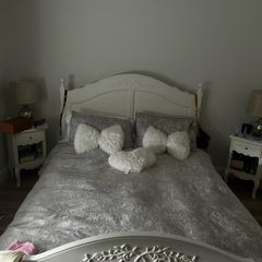 king size bed and lockers