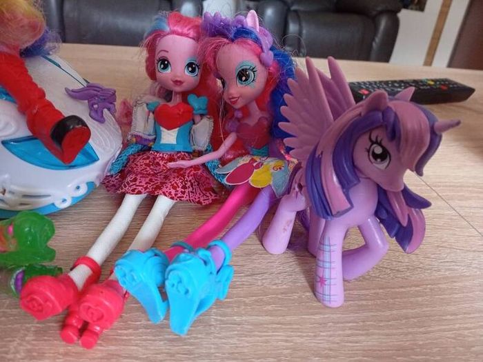 My Little Pony Equestria Girls Toy Bundle with DJ Pon3 Convertible