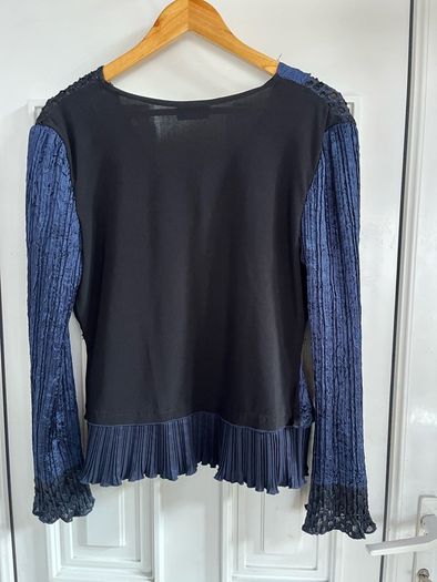 Tia Long sleeved navy & blue top