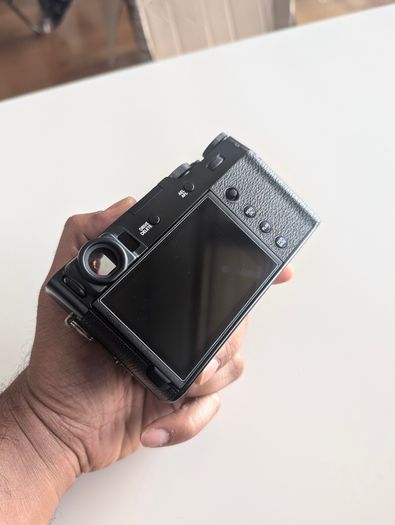 Fujifilm X100V