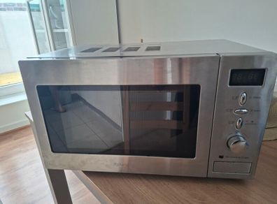 microwave and kettle