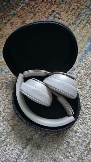 Beats Solo Pro (Ivory)