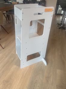 Kiddy Moon standing chair