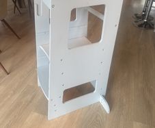 Kiddy Moon standing chair