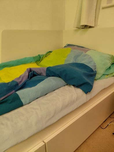 Ikea flekke day bed