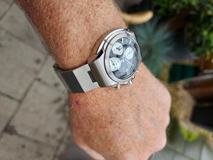 Watch Citizen OXY Chronograph.