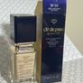 Cle De Peau Beaute Radiant Fluid Foundation Natural Image 2