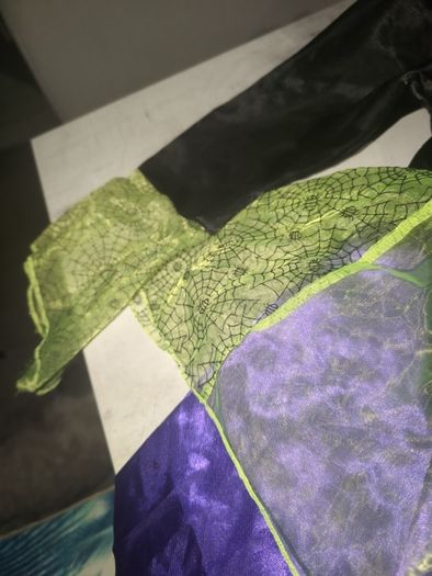 Girls witch costume
