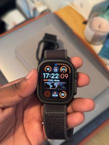 Apple Watch Ultra 2 Titanium (Cellular + GPS)
