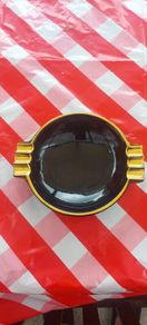 Vintage Guinness arklow ashtray ,collectors item,,hard to come by ,with smoking bans and arklow  gone out of business,,sold as seen ,see pictures for condition,