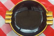 Vintage Guinness arklow ashtray ,collectors item,,hard to come by ,with smoking bans and arklow  gone out of business,,sold as seen ,see pictures for condition,