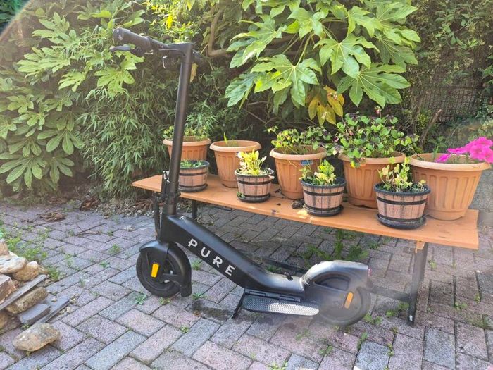Pure advance electric scooter
