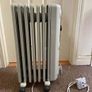 DeLonghi oil filled radiator - excellent condition Image 4