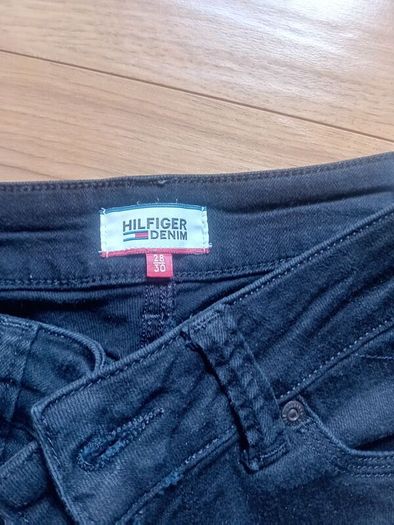ladies jeans. Tommy Hilfiger size 28
