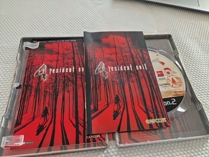 Resident Evil 4 Limited Edition Tin PlayStation2 Ps2 Games Original