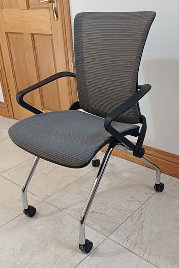 Lii Meeting Room Chairs - Cantilever Base