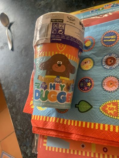 Hey duggee party bits