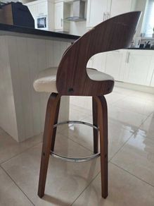 Bar stool