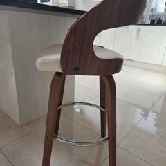Bar stool