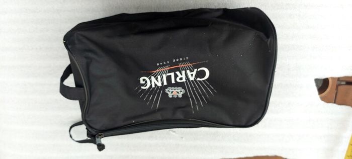 Carling black label,advertising shaving or hand gear kig bag,buyer collects or pays postage thank you, see pictures for condition, sold as is.