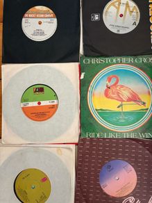 vinyl singles , lots of Irish pressings