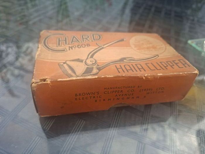 Vintage 1930's Chard No. 60B Hair Clipper set, produced by Brown's Clipper Co in the UK
