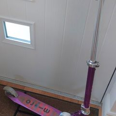 2 wheeled Micro Scooter with knee/elbow pads and spare handle