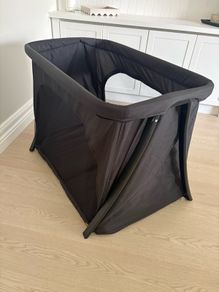 Travel cot with original box