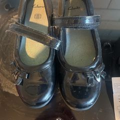girls school shoes Clarks
