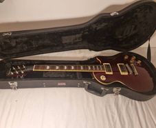 Epiphone Les Paul 1960's Tribute plus and case