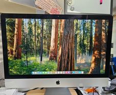 Apple iMac 27" 5K.     i9  36GB ddr4 ram 1TB