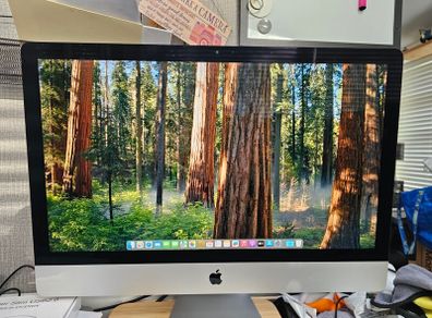 Apple iMac 27" 5K.     i9  36GB ddr4 ram 1TB