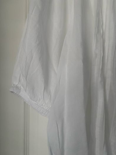 White top from H&M size L